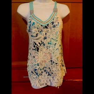 Very pretty sleeveless top